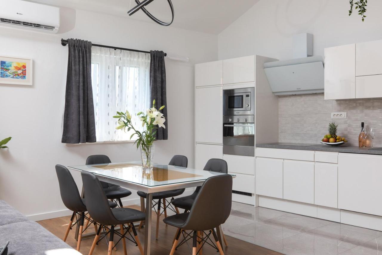 Metily Apartment Сплит Екстериор снимка
